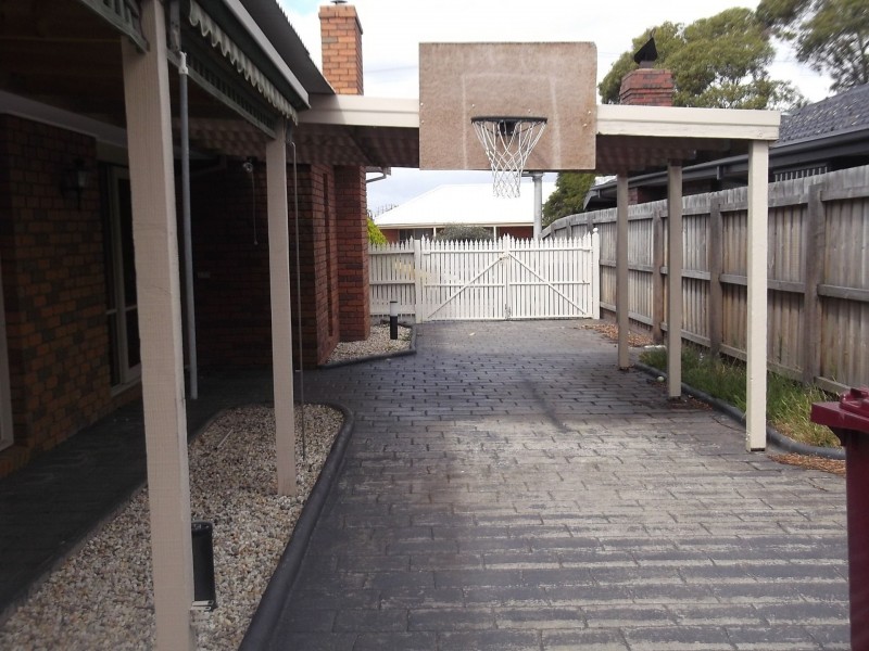 4 Hartley Crescent, Greenvale VIC 3059