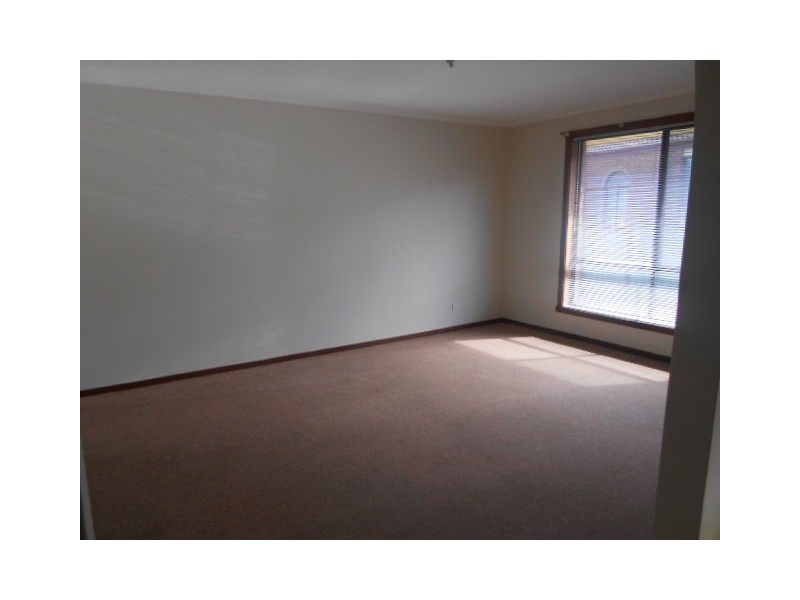 1/9 Ashleigh Crescent, Meadow Heights VIC 3048