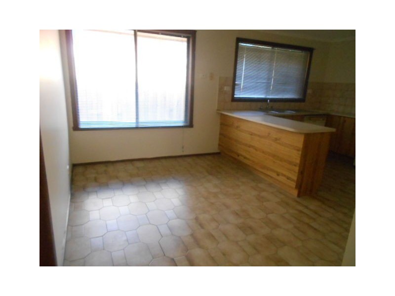 1/9 Ashleigh Crescent, Meadow Heights VIC 3048