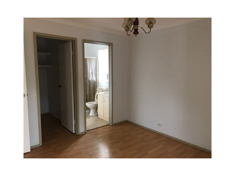 32 Cimberwood Drive, Craigieburn VIC 3064