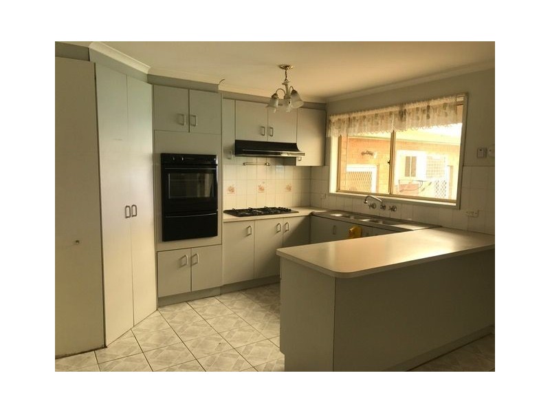 100 MALMSBURY DRIVE, Meadow Heights VIC 3048