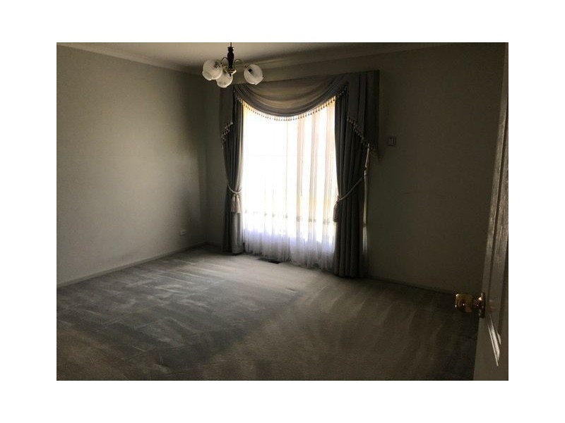 100 MALMSBURY DRIVE, Meadow Heights VIC 3048