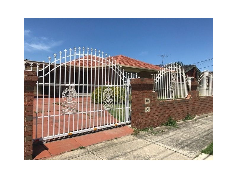 100 MALMSBURY DRIVE, Meadow Heights VIC 3048