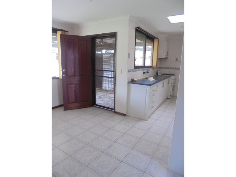 3 HUMEVALE COURT, Meadow Heights VIC 3048