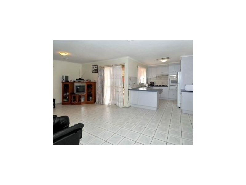 19 WOODS CLOSE, Meadow Heights VIC 3048