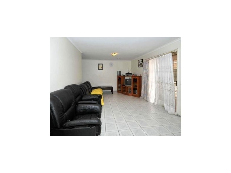 19 WOODS CLOSE, Meadow Heights VIC 3048