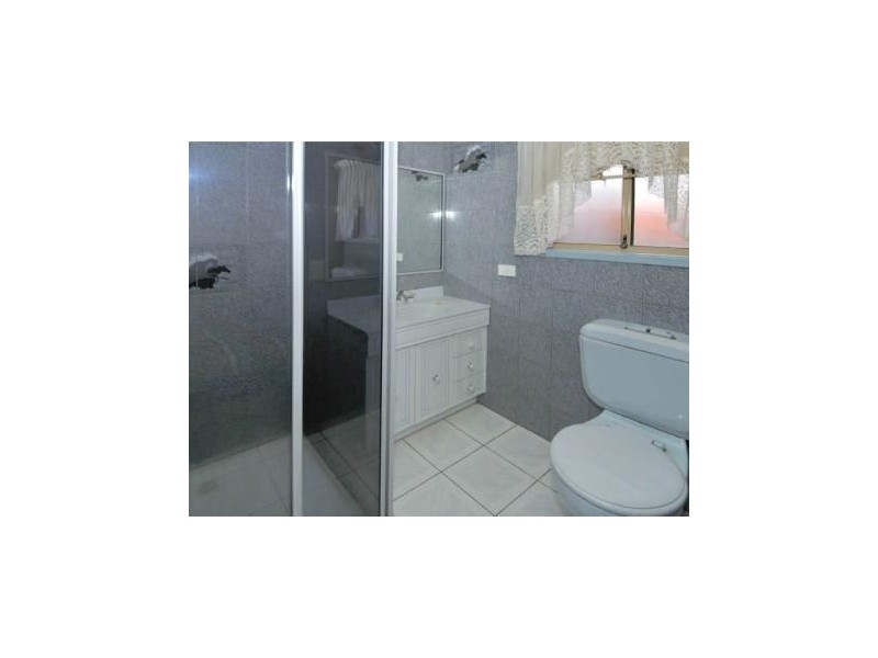 19 WOODS CLOSE, Meadow Heights VIC 3048