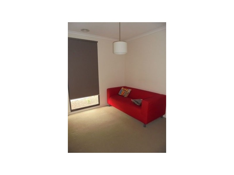 8 Moyston Court, Meadow Heights VIC 3048