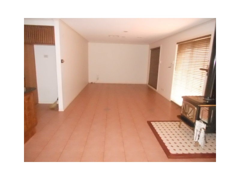 31 DELPHINIUS CRESCENT, Roxburgh Park VIC 3064