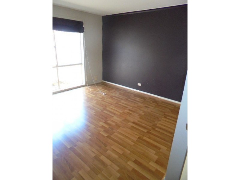 31 DELPHINIUS CRESCENT, Roxburgh Park VIC 3064