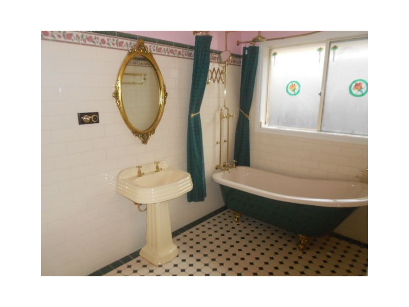 31 DELPHINIUS CRESCENT, Roxburgh Park VIC 3064