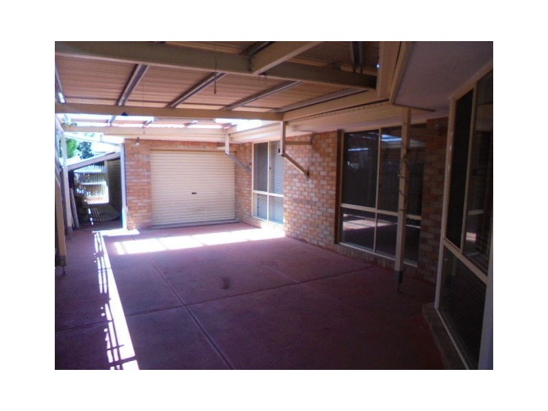 31 DELPHINIUS CRESCENT, Roxburgh Park VIC 3064