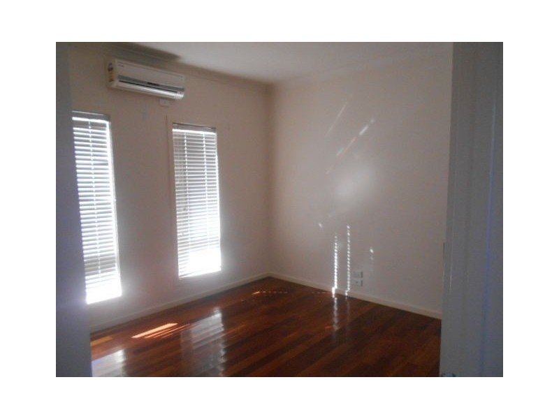 2/13 LORENSON AVENUE, Coburg VIC 3058