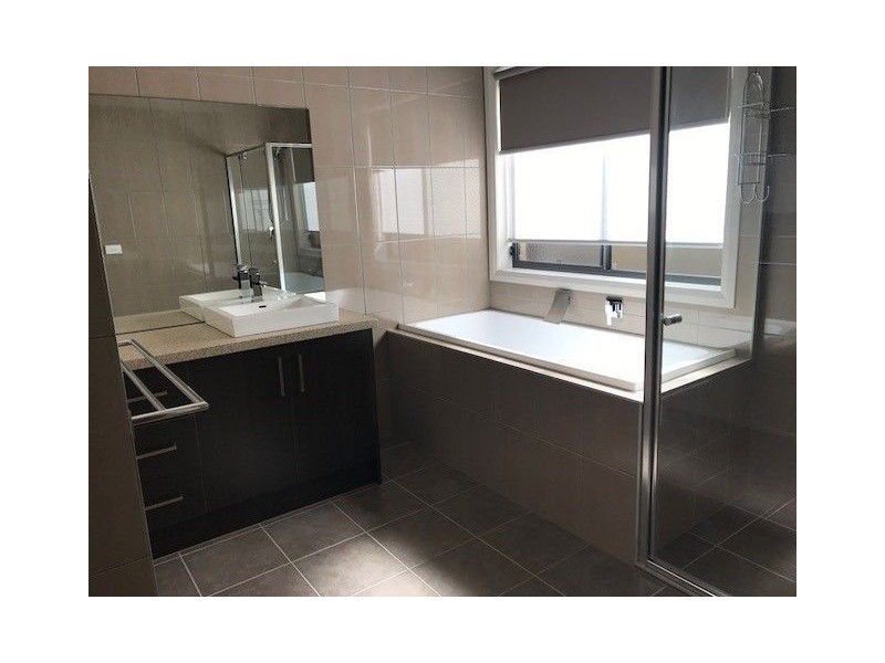 12 Macualay Drive, Craigieburn VIC 3064