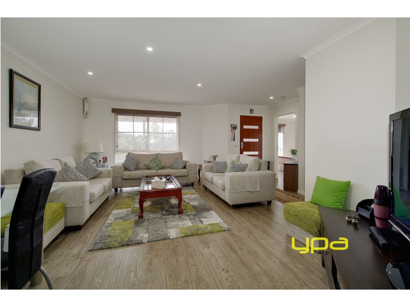 27 Eucalyptus Place, Meadow Heights VIC 3048