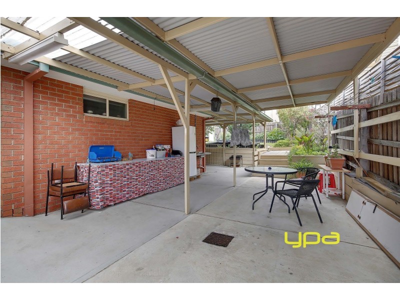 27 Eucalyptus Place, Meadow Heights VIC 3048