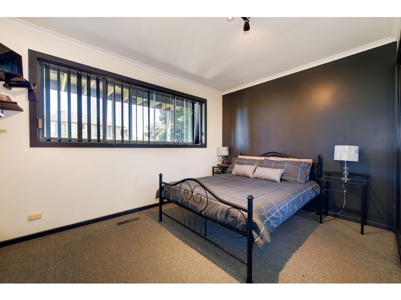 11 Redwood Close, Meadow Heights VIC 3048