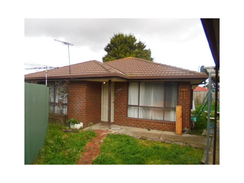 2/4 Munro Court, Meadow Heights VIC 3048