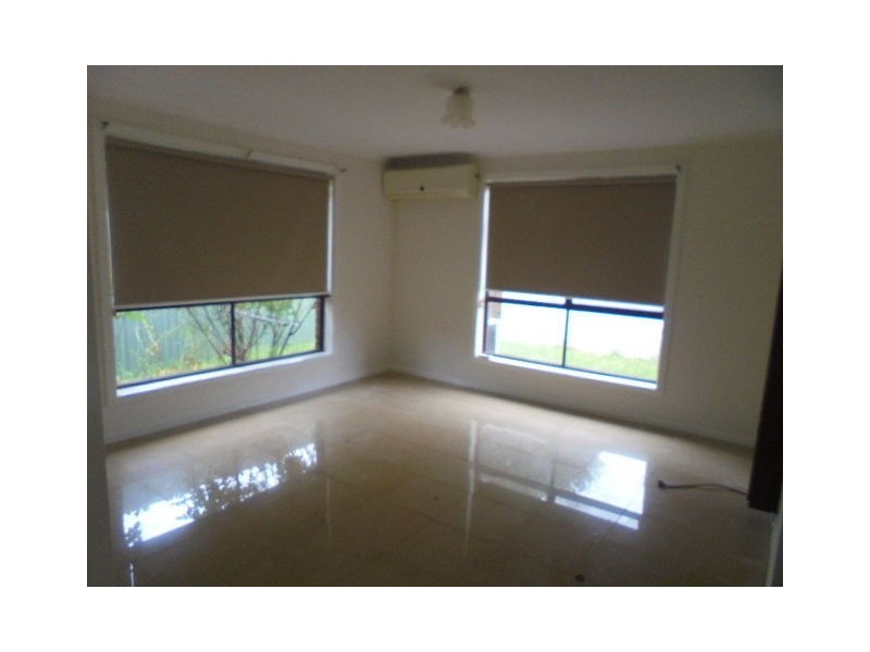 2/4 Munro Court, Meadow Heights VIC 3048