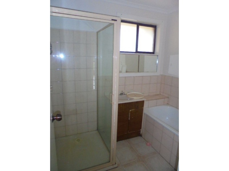 2/4 Munro Court, Meadow Heights VIC 3048