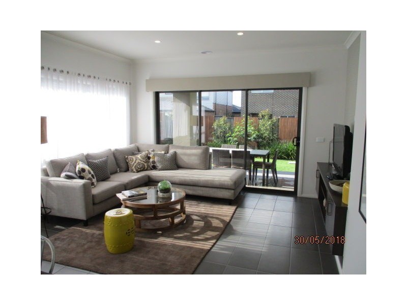 16 Montreal Circuit, Craigieburn VIC 3064