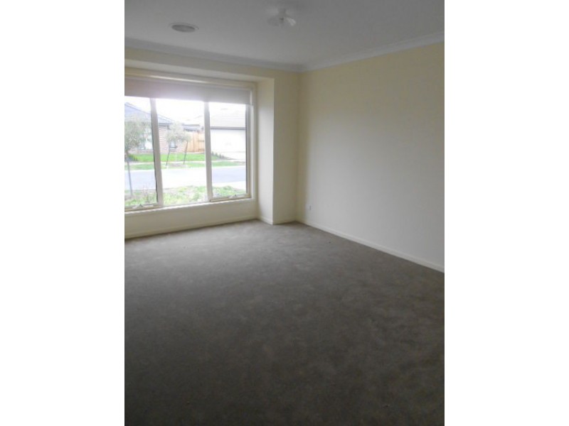 43 Cascade Avenue, Wallan VIC 3756