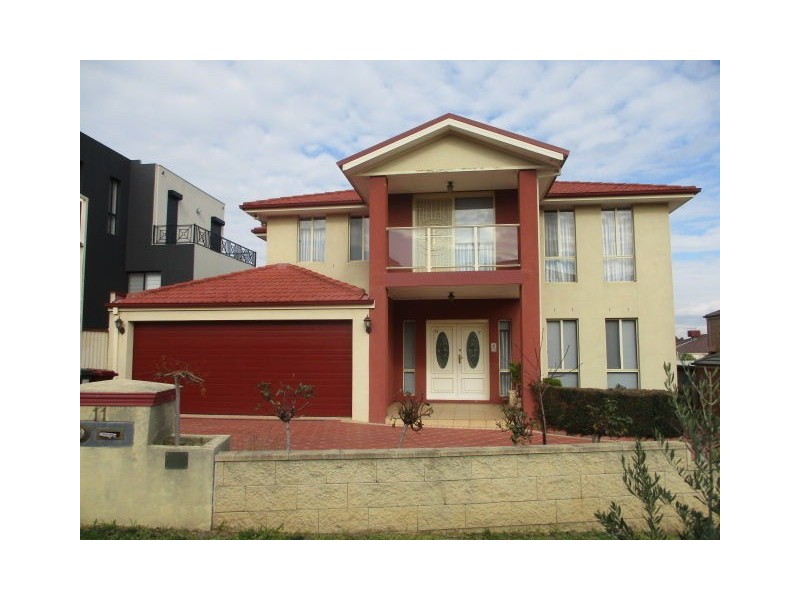 11 Thomas Street, Roxburgh Park VIC 3064