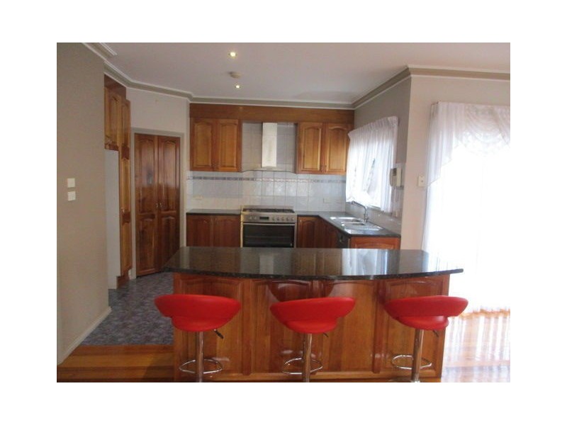 11 Thomas Street, Roxburgh Park VIC 3064