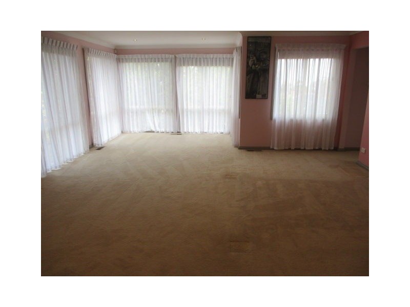 11 Thomas Street, Roxburgh Park VIC 3064