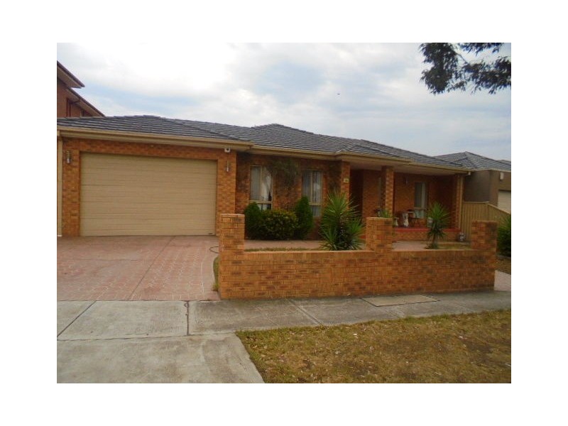 90 Lakeside Drive, Roxburgh Park VIC 3064