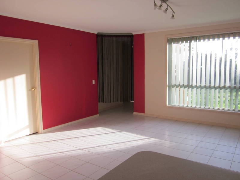 16 Harvey Court, Roxburgh Park VIC 3064