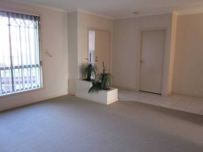 16 Harvey Court, Roxburgh Park VIC 3064