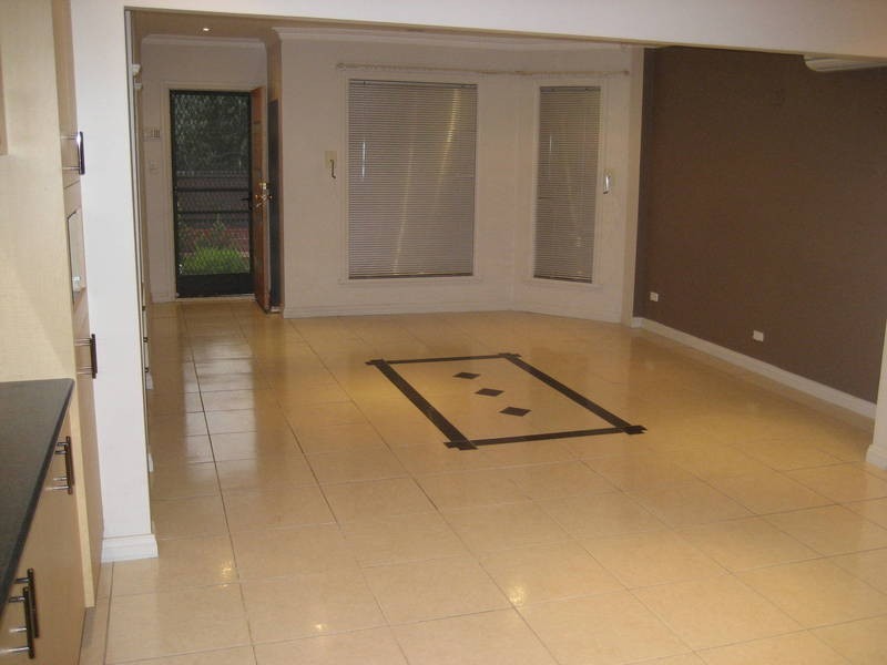 1B Woodburn Crescent, Meadow Heights VIC 3048