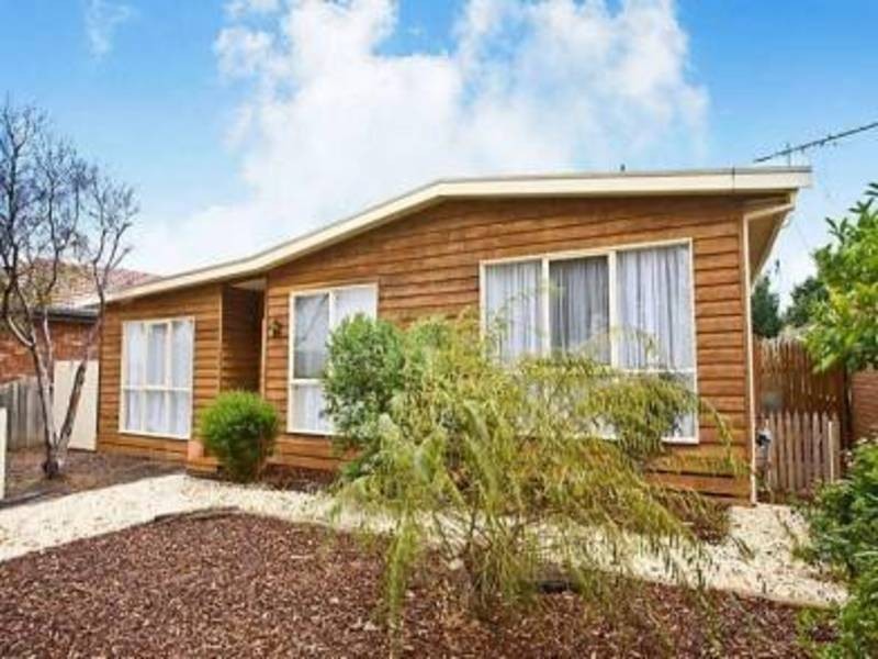 5 Mitta Mitta Way, Meadow Heights VIC 3048