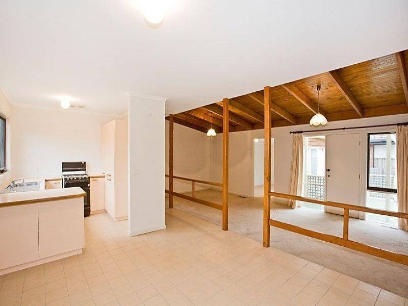 5 Mitta Mitta Way, Meadow Heights VIC 3048