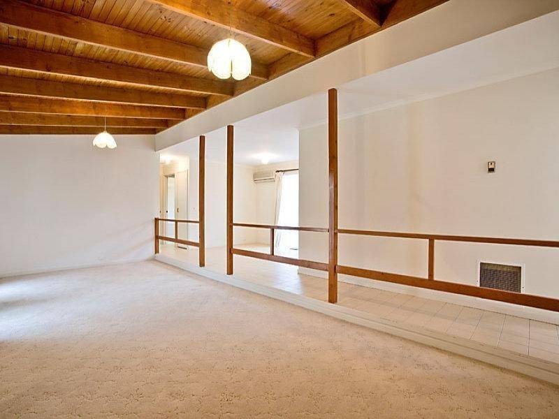 5 Mitta Mitta Way, Meadow Heights VIC 3048