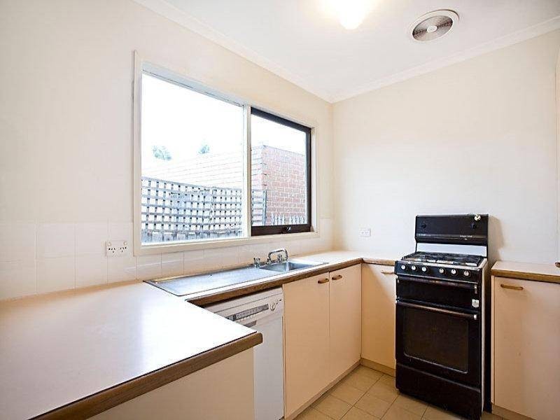 5 Mitta Mitta Way, Meadow Heights VIC 3048