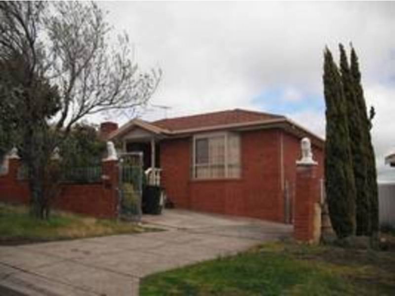 85 Cassinia Cres, Meadow Heights VIC 3048