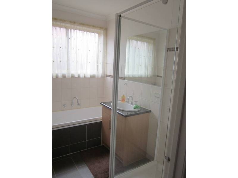 10 Limerick Court, Roxburgh Park VIC 3064