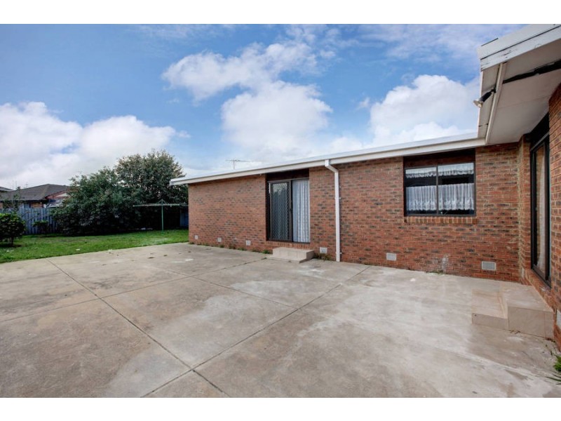 20 Cassinia Crescent, Meadow Heights VIC 3048