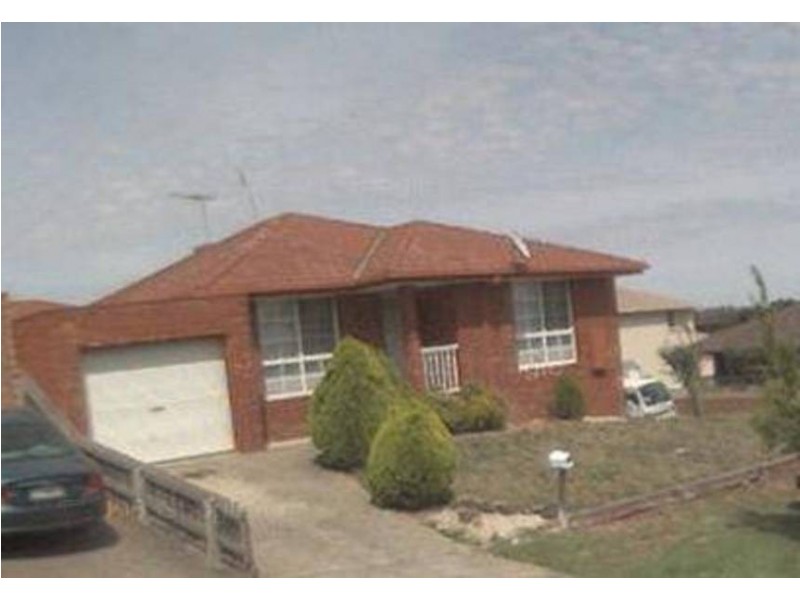 1/2 Care Close, Meadow Heights VIC 3048