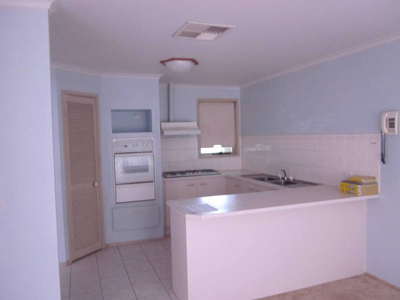 11 Hibiscus Close, Meadow Heights VIC 3048