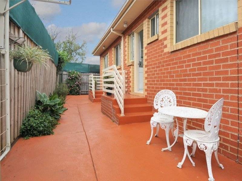 2/76 Langton Street, Glenroy VIC 3046