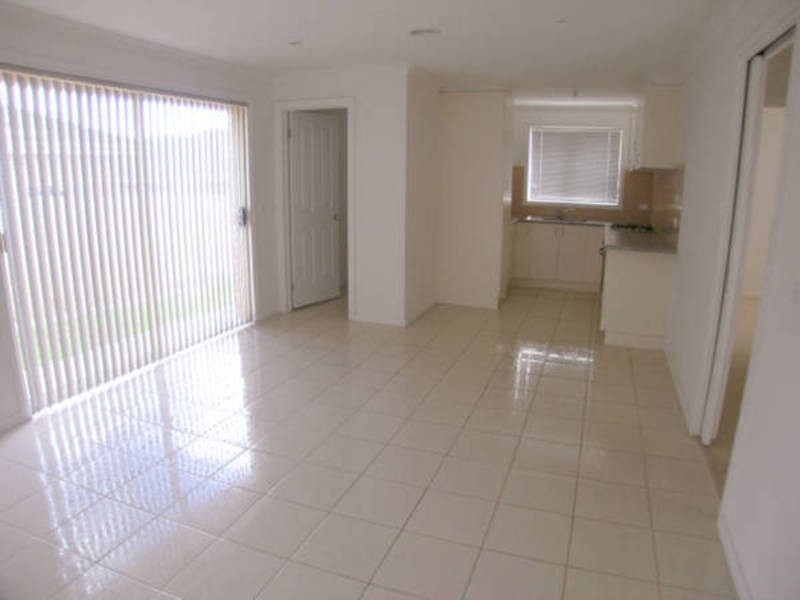 24/4 Melaleuca Drive, Meadow Heights VIC 3048