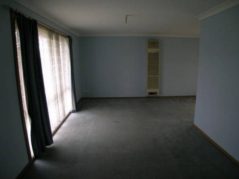 15 Hopkins Way, Meadow Heights VIC 3048