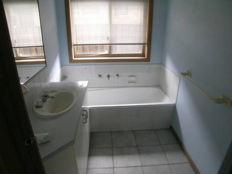 15 Hopkins Way, Meadow Heights VIC 3048