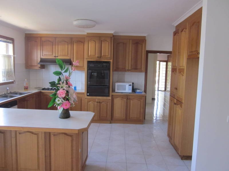 10 Nicholson Crescent, Meadow Heights VIC 3048