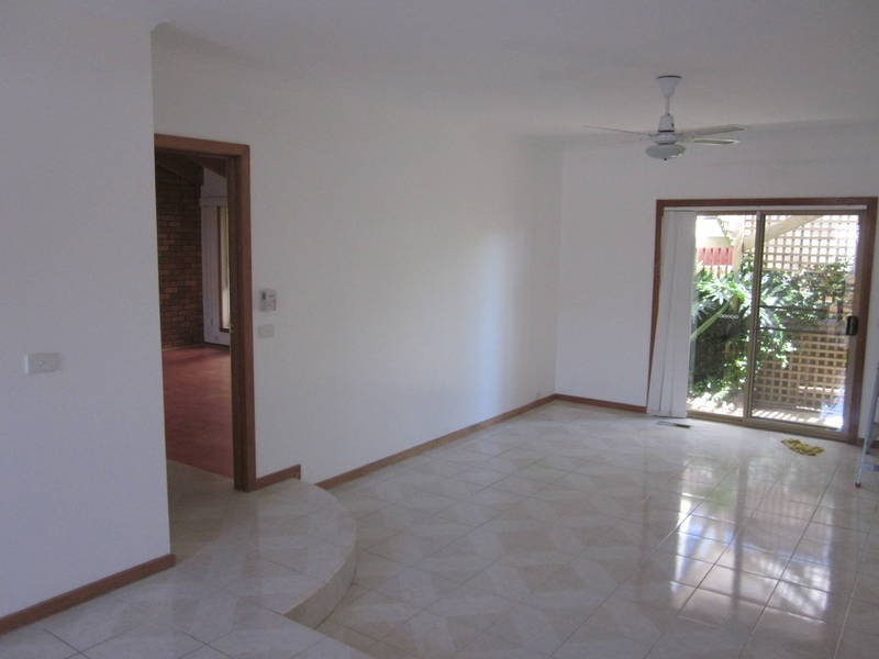 10 Nicholson Crescent, Meadow Heights VIC 3048