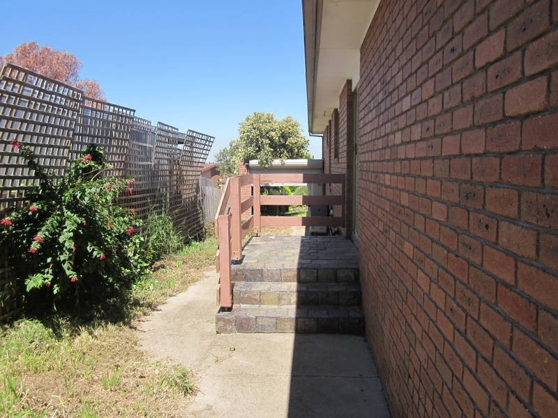 10 Nicholson Crescent, Meadow Heights VIC 3048