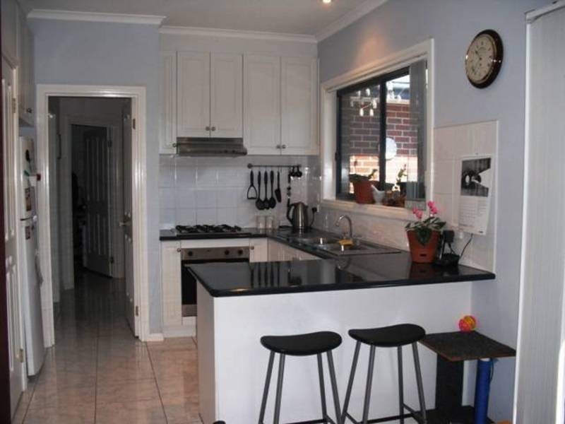 2/46 McNamara Avenue, Airport West VIC 3042